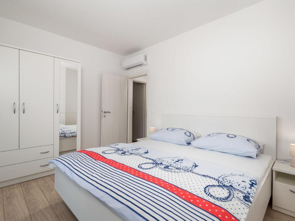 Holiday Home Villa Palma - Krk148 By Interhome Pinezici  Bagian luar foto